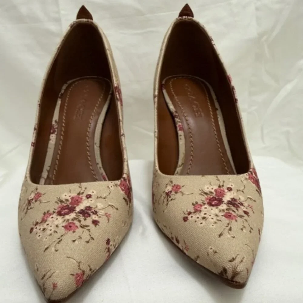Coach Pump Shoes. Size 9B. Floral print in shades of pink and burgundy - Picture 1 of 14